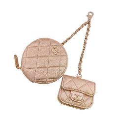 ルイヴィトン チャーム クマ AirPodsケース - メルカリ