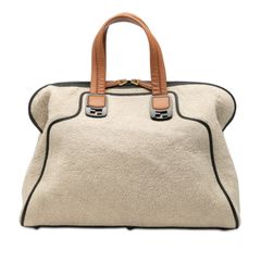 FENDI カメレオンバックホワイトレザーM 2way 美品 - メルカリ