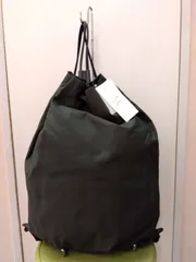 M17　Y’s　ワイズ　カーキ　リュック　軽量　シンプルデザイン　未使用品　定価￥36，000　さりげないおしゃれのサムネイル