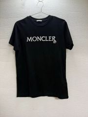 美品モンクレール 半袖Tシャツ Mビッグロゴ クロップド - メルカリ