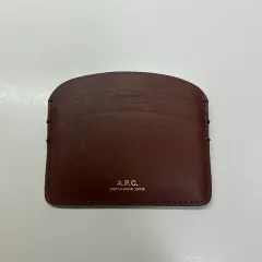 A P C カード 財布 ハーフムーン ブラウンのサムネイル
