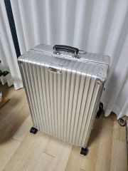 み*ん様 シルバー キャリーケース　スーツケース　横型 み*ん様 シルバー キャリーケース スーツケース 横型 - メルカリ