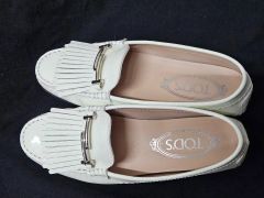 TOD'S フリンジ ミュール サンダル ホワイト - メルカリ