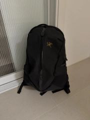 新品未使用国内正規品 アークテリクス ARRO 22 アロー22 カモフラ 別注