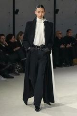 JW ANDERSON ラップコート 24-25AW LOOK21 - メルカリ