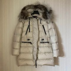 MONCLER ダウンコート ファー付き - メルカリ