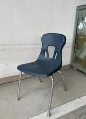 アメリカ スタッキングスクールチェア 　USED(訳あり品)のサムネイル