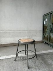 古家具ビンテージ品◼︎鉄脚×ラワン材座面 ラウンドスツール 丸椅子