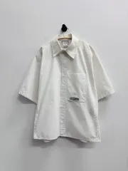 ウーヨンミ バックロゴ ショートスリーブ シャツのサムネイル
