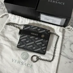 新品 ヴェルサーチェ ストラップ 二つ折り財布のサムネイル
