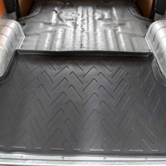 新車取り外し 200系ハイエース荷台カーペット - メルカリ