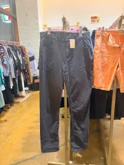DKNY デニム ジーンダークグレイのサムネイル
