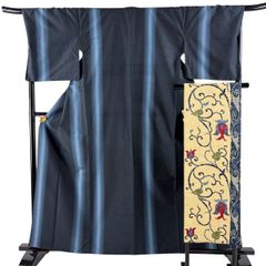 黒留袖 身丈159cm 裄丈63.5cm S 袷 扇 松竹梅 金糸 刺繍 黒 正絹 秀品