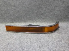 100系　ハイエース　左ウインカーレンズ　コーナーレンズ　26-34　純正品　ターンシグナル　260713004のサムネイル
