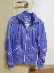 55 GUESS ゲス 正規品 ウィンドブレーカーのサムネイル