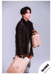 SixTONES 20年Johnnys' IsLAND STOREオフショット夏 松村北斗 公式写真