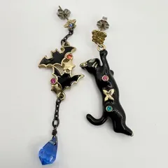 ANNA SUI アナスイ ピアス 片耳用2点セット 猫 コウモリ ブラック 黒のサムネイル