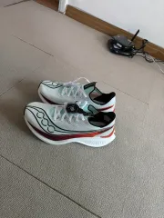 Saucony サッカニー エンドルフィン プロ5 265のサムネイル