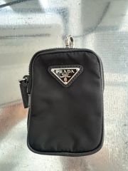 超美品】PRADA プラダ テスート ポーチ 1NE027 ナイロン カーキ - メルカリ