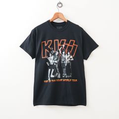kiss the club Tシャツharness unisex t-shirt - メルカリ