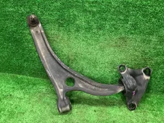 CR-Z ZF1 右フロントロアアーム アルファ 51350-SZT-013 BG57Pのサムネイル