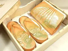 平和屋着物▼和装小物　和装バッグ・草履セット　佐賀錦　ハンドバッグ　チェーンバッグ　御所車花文　金糸　逸品　AABK4208ayのサムネイル