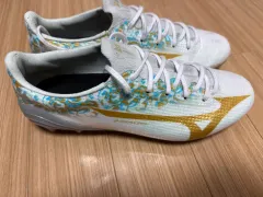 ミズノサッカーシューズのサムネイル