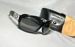 美品 希少 BVLGARI ブルガリ ラインストーン装飾パレンテシ&ブランドロゴ文字 サングラス ブラック 黒 付属あり 男女兼用 ユニセックスのサムネイル