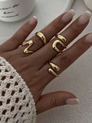 Women's Ring Set of 4: Vintage Fashion Geometric Pattern Hollow Liquid Asymmetrical Abstract Design Adjustable Gold Ring Charm Jewelry Set, Suitable for Women's Everyday Wear, Casual Holiday Decoration, and Gifts.