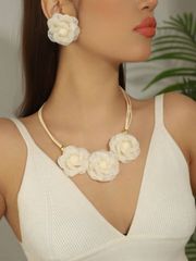 Ladies' Jewelry Set - 3 Pieces - Handmade Floral Bib Necklace & Earrings Set, Fresh and Cute Elegant Bohemian Vintage Classic Dopamine Floral Neckpiece & Earrings Jewelry Set, Perfect for Everyday Wear, Holidays, Parties, Weddings, and More.
