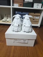 プラダ メンズ ウール モノリス サンダル 白のサムネイル
