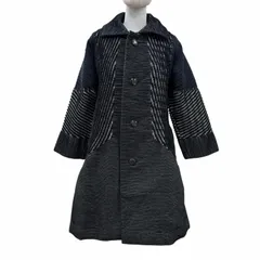 未使用品☆ISSEY MIYAKE イッセイミヤケ IM64-FA512 プリーツ切り替え デザイン コート ブラック系 2 日本製 正規品 レディースのサムネイル