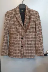 マージュ チェック柄 ジャケット 38 状態良し です。ウール混 素材 で、きれいです。定価 52万円 です。のサムネイル