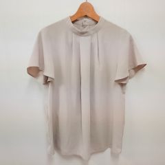 BEIGE, 半袖 スキッパーブラウス ピンクアイボリー - メルカリ