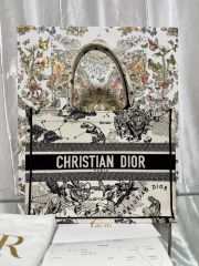 美品 】Christian Dior ブックトート 花柄 ボタニーク - メルカリ