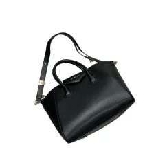 A246 Givenchy ジバンシィ ロゴ ショルダークロスバック (FREE)のサムネイル