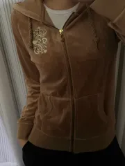 JUICY COUTURE ジューシークチュール ツアーベルベット ベージュ WHO ジップアップ 95のサムネイル
