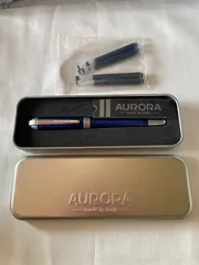 【インク4本・ケース付】アウロラ（AURORA）万年筆のサムネイル