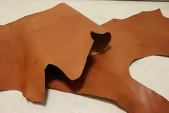 キャメル 87ds ヌメ革 ベリー 牛革 イタリア レザー アニリン仕上げ はぎれ 一枚革 レザークラフト 革 皮 本革 diy 生地 材料のサムネイル