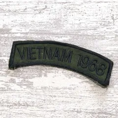 E34 ベトナム 戦争 ワッペン  1枚 VIETNAM 1968 スクロール パッチ ナム戦 米軍 陸軍 海兵隊 ミリタリー サバゲー 装備 OD オリーブドラブ パッチ カスタム ベトジャン 米軍 アメカジ 緑のサムネイル