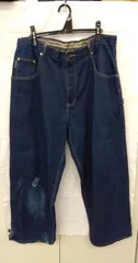 【中古品・現状品】PELLE PELLE　バギージーンズ　ウエスト96cm　股下66cm　Y-34のサムネイル
