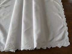 花霞フィレレース　ハンドワークヴィンテージレース野花セージグリーン 円形カーテン 花霞フィレレース ハンドワークヴィンテージレース野花セージグリーン
