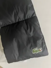 LACOSTE ラコステ 正規品 ダウン マフラー ブラック カラーのサムネイル
