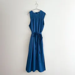 HELMUT LANG ヘルムートラング ノースリーブ ギャザーワンピース ウエストリボン付 青 ブルー サイズ2 レーヨン100% Aライン フレア バックファスナー サイドスリット ロングワンピース マキシ ラウンドネック レディース 【D498】のサムネイル