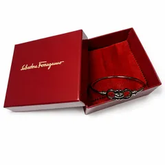 【新品未使用保管品】Ferragamo バングル・リストバンド/ 2026年最新】Ferragamo レディース バングル・リストバンドの人気