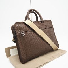Returns accepted within 3 days. Excellent condition. BOTTEGA VENETA Intrecciato Briefcase (248395), 2-way business bag, brown calf leather, men's.