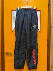 Y【Y13-38】◇ umbro　Lサイズ　ウインドブレーカーパンツ　紺色　レディースのサムネイル