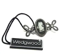 WEDGWOOD ウェッジウッド ジャスパー カメオ ラインストーン ピンブローチ ピンバッジ アクセサリー レディース シルバー系 DP1659のサムネイル