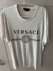 19【人気デザイン】ヴェルサーチ ボックスロゴTシャツ バロック柄 L