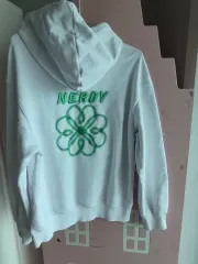 NERDY 白 フードTシャツ (身幅 55 丈 67)のサムネイル